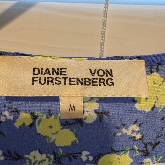 Diane Von Furstenberg , size M wrap dress - Picture 2 of 3